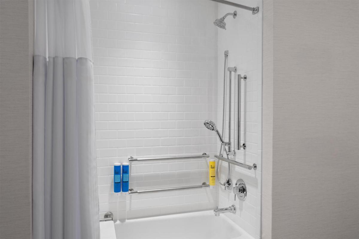 Tru By Hilton Kearney - Housity
