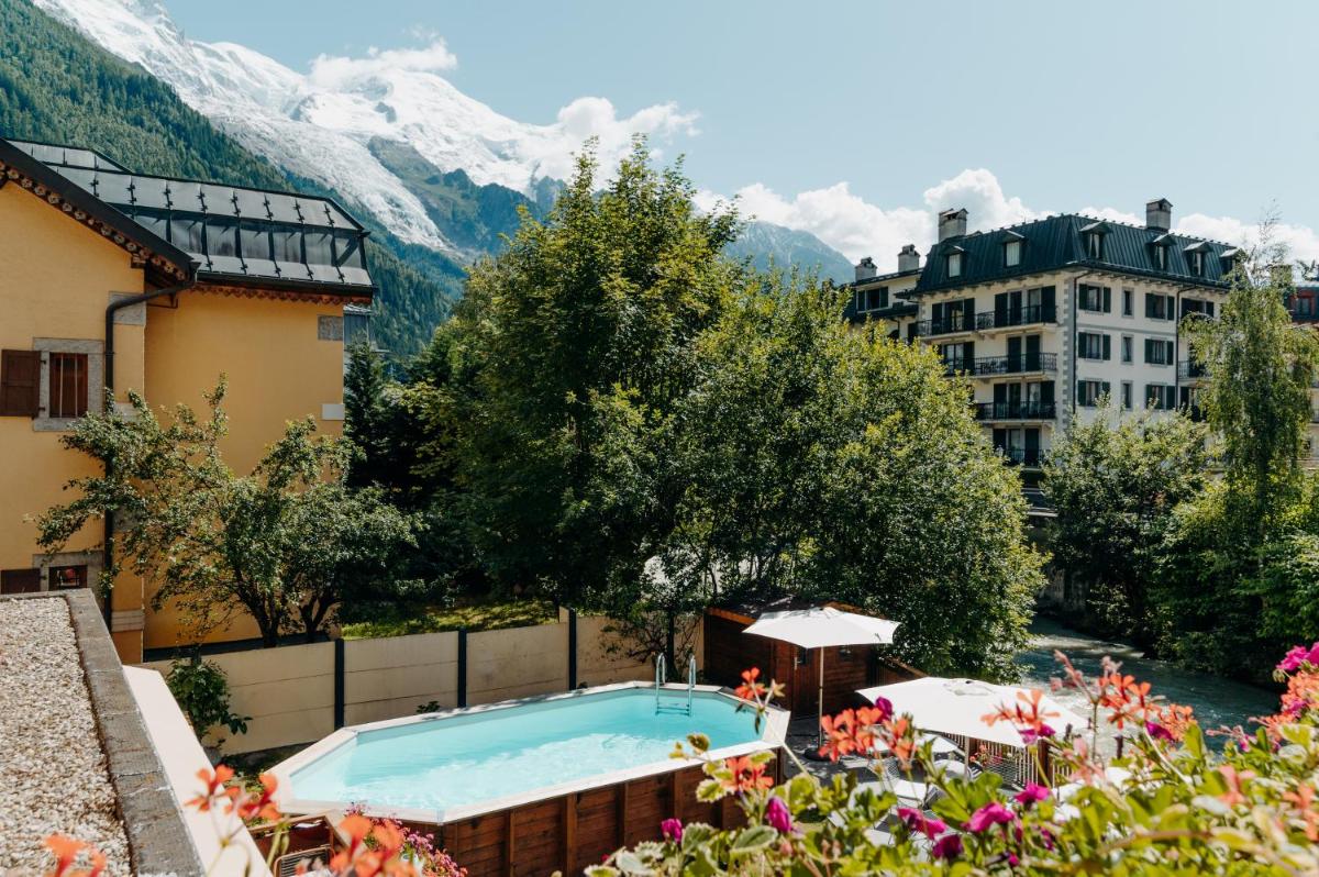 Vue générale sur la montagne ou vue sur la montagne depuis l'hôtel
