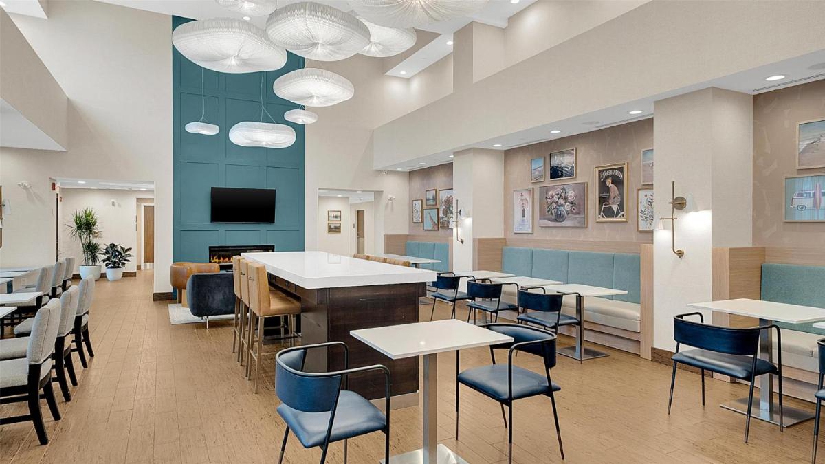 Hampton Inn & Suites by Hilton Toronto Markham - Housity