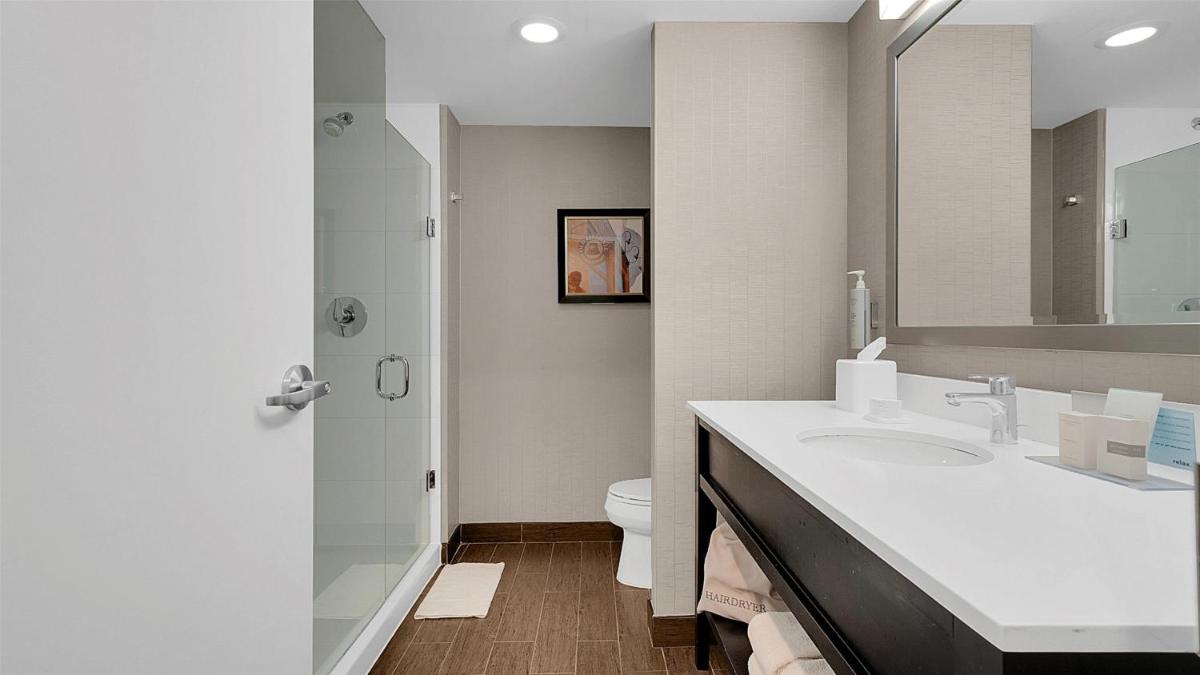 Hampton Inn & Suites by Hilton Toronto Markham - Housity