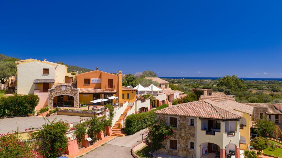 Li Troni - Housity