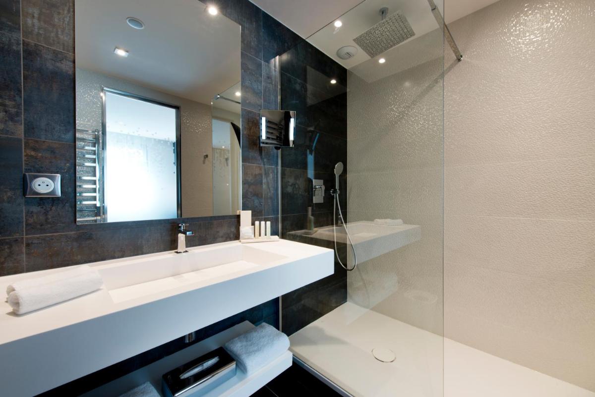 Salle de bains dans l'établissement Golden Tulip Sophia Antipolis - Hotel & Spa