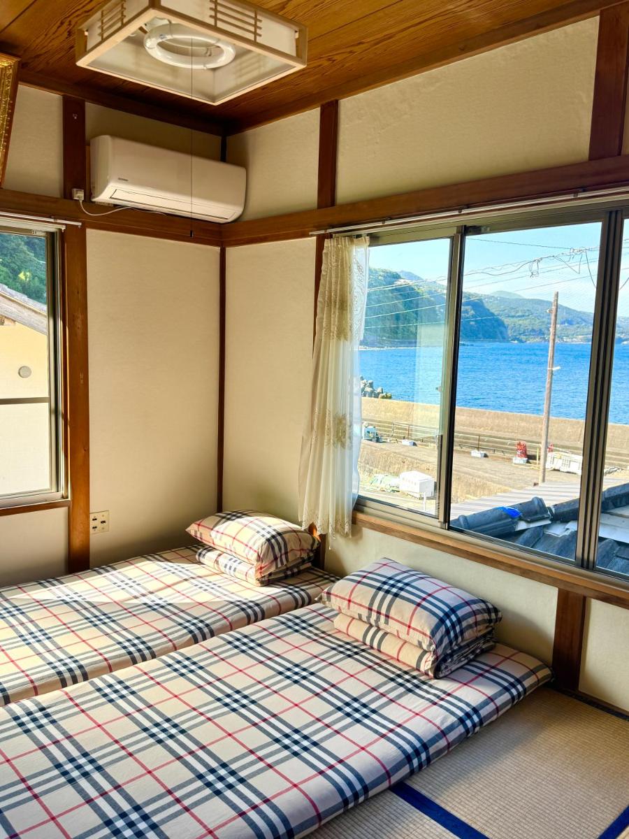 Izu Hokkawa Seaside Guesthouse 伊豆北川の家 - Housity