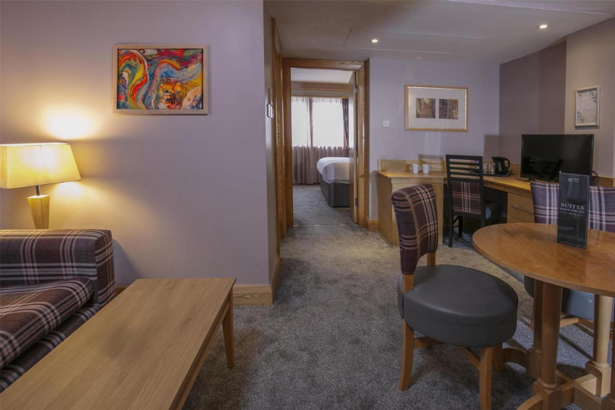 Best Western Premier Knowsley Suites Hotel & Spa - Housity