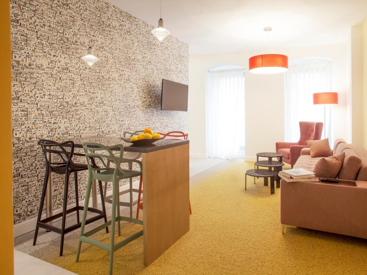 Gold Apartments - Housity
