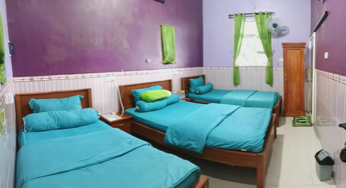 Fathin Hotel Bawean Syariah - Housity
