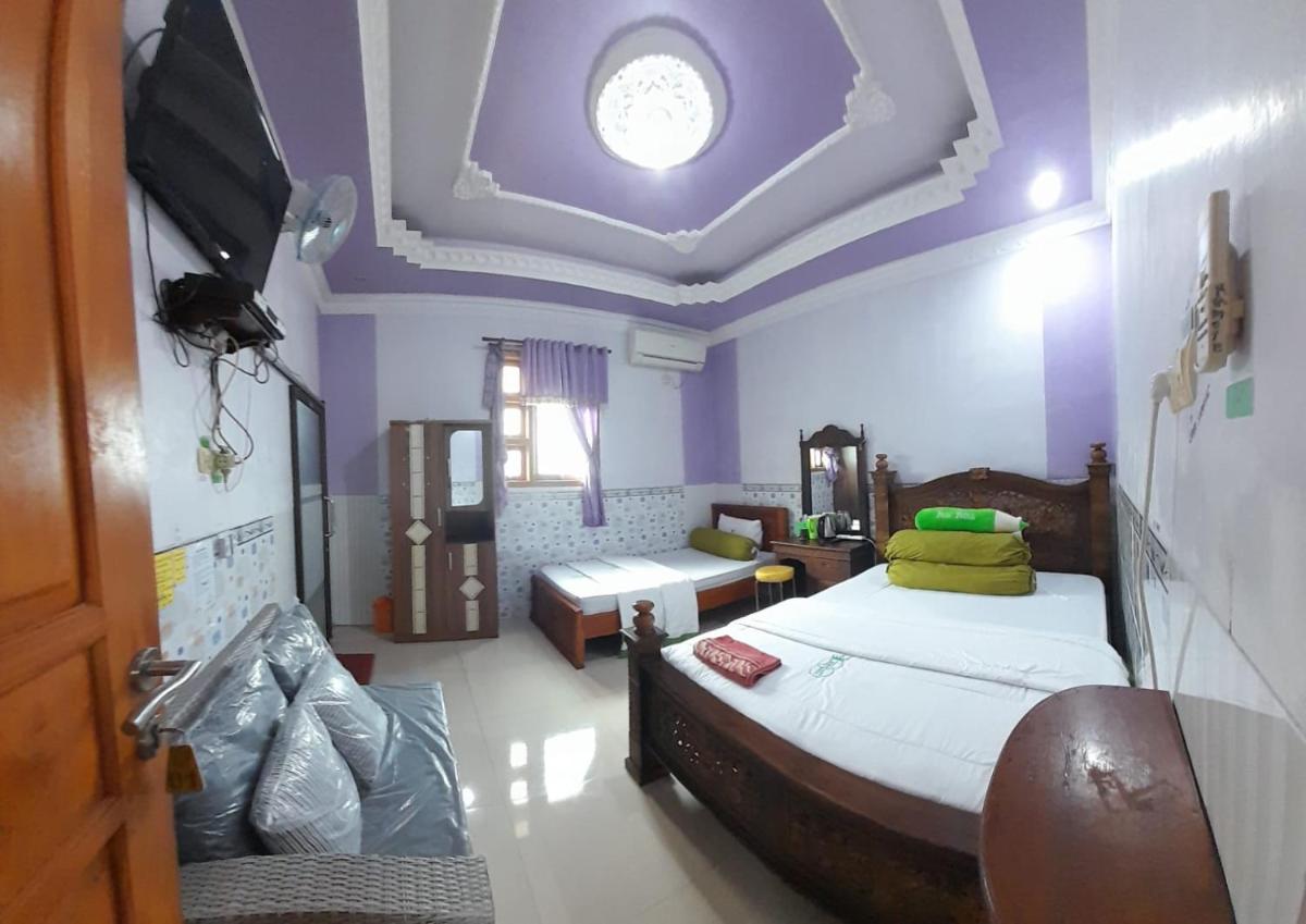 Fathin Hotel Bawean Syariah - Housity