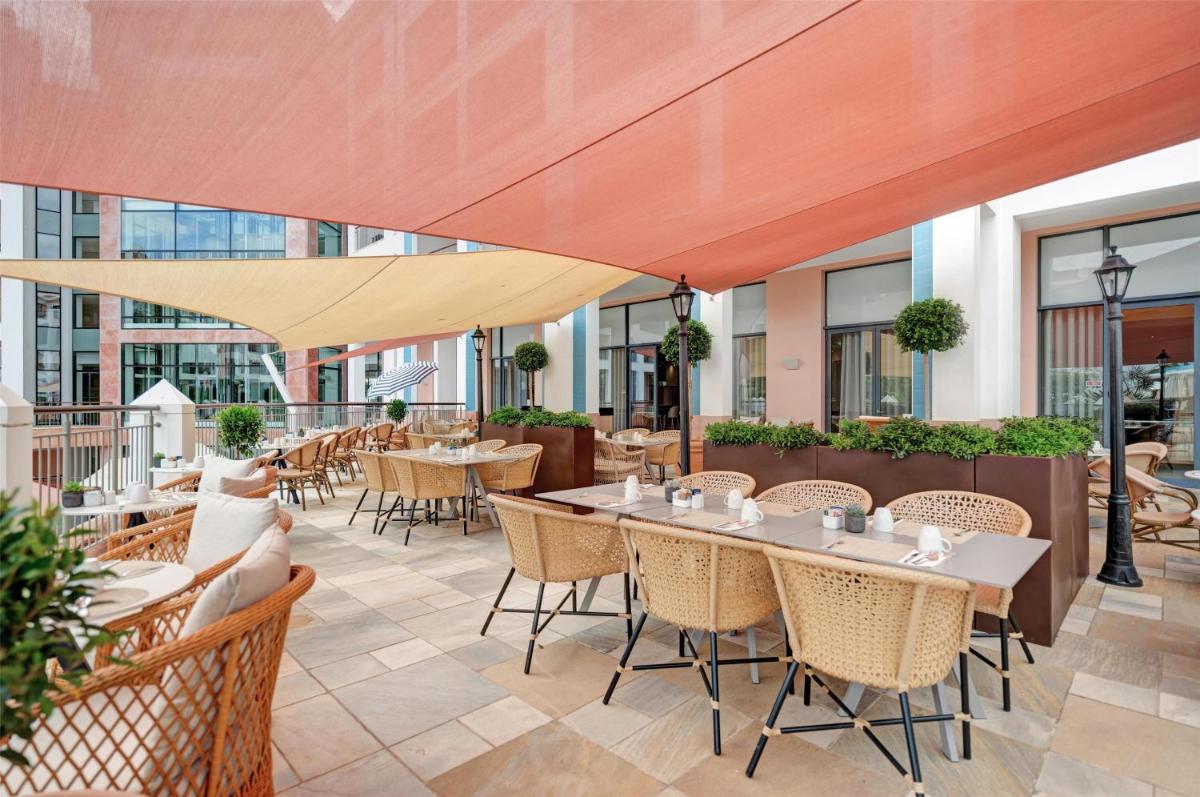 Uma área de estar em Hilton Vilamoura