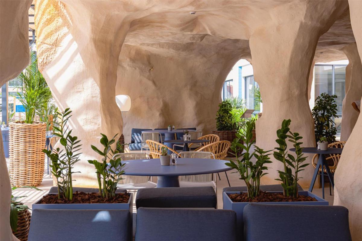 Uma área de estar em Hilton Vilamoura