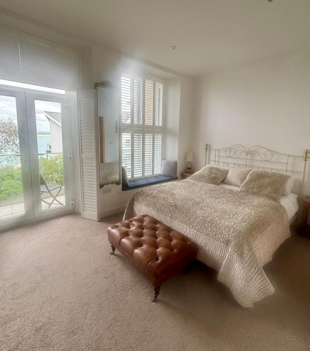 Porthminster View Luxury Sea Views Balcony, Parking, Pool, Spa & Gym - Housity