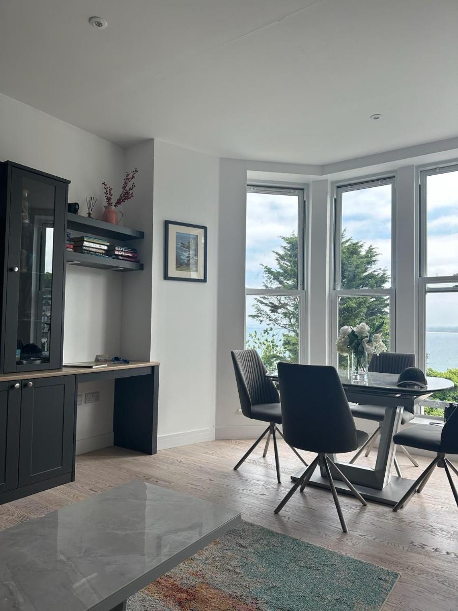 Porthminster View Luxury Sea Views Balcony, Parking, Pool, Spa & Gym - Housity