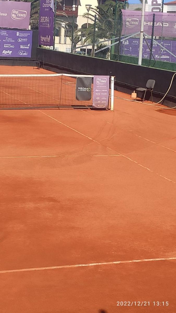 Instalaciones para jugar a tenis o squash en Luz Del Mar o alrededores