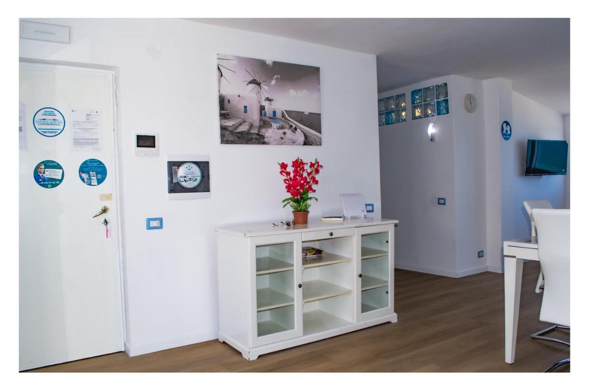Santorini - Housity
