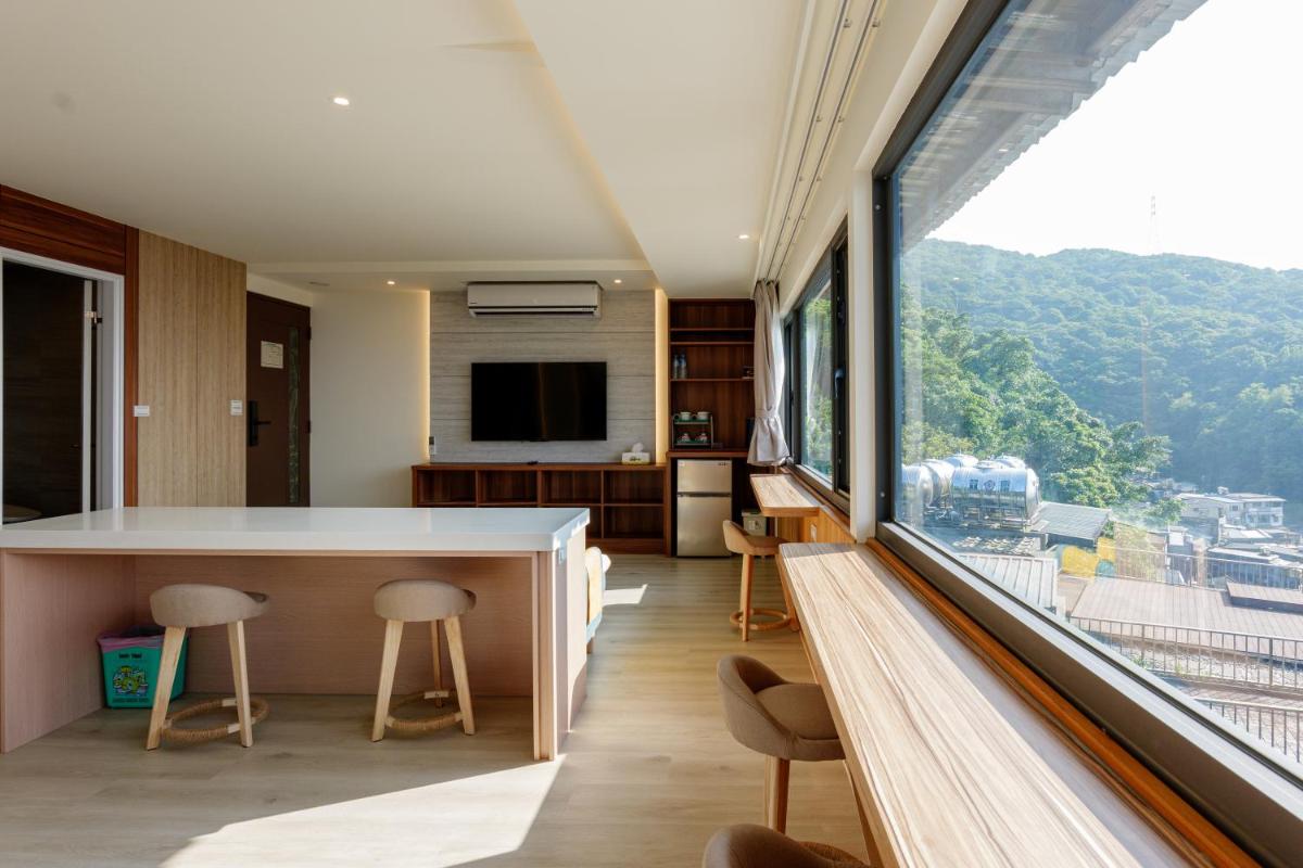 Jiou Fen Seaside HomeStay - Housity
