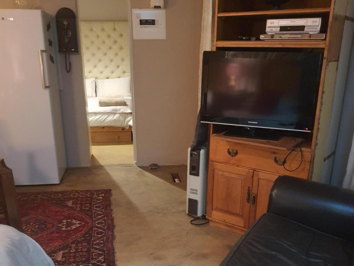 Gemsbok Cottage - Housity