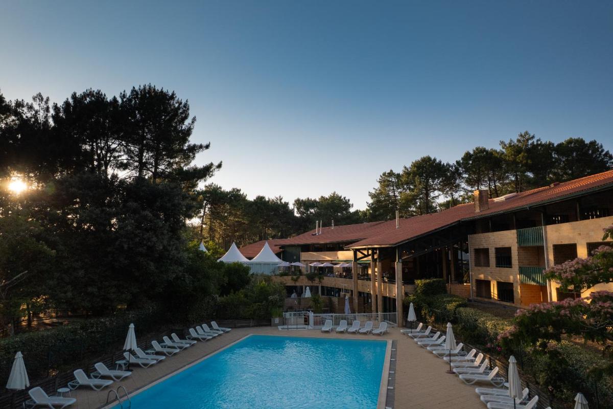 Piscine de l'établissement Hôtel & Spa Vitalparc, The Originals Collection ou située à proximité