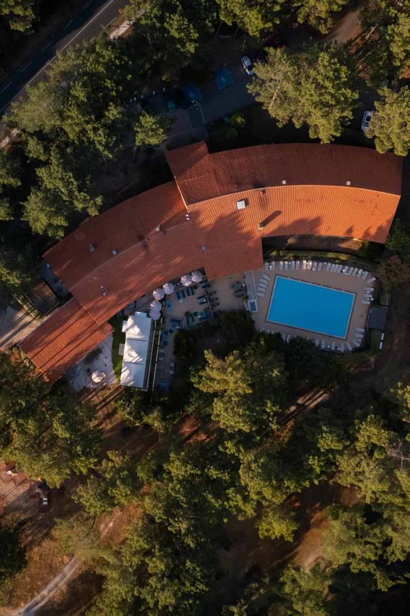 Piscine de l'établissement Hôtel & Spa Vitalparc, The Originals Collection ou située à proximité