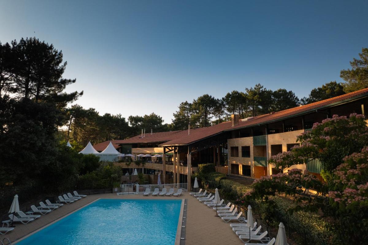 Piscine de l'établissement Hôtel & Spa Vitalparc, The Originals Collection ou située à proximité