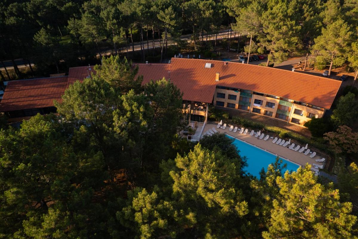 Piscine de l'établissement Hôtel & Spa Vitalparc, The Originals Collection ou située à proximité