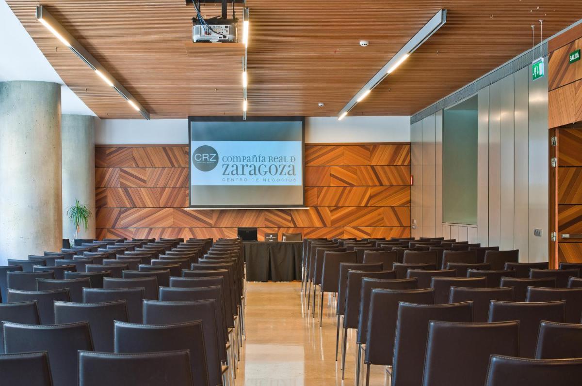 Zona business o sala de conferencias en Hotel Reina Petronila