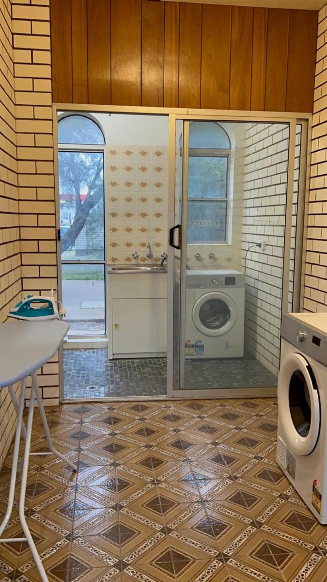 OUYEN MOTEL - Housity