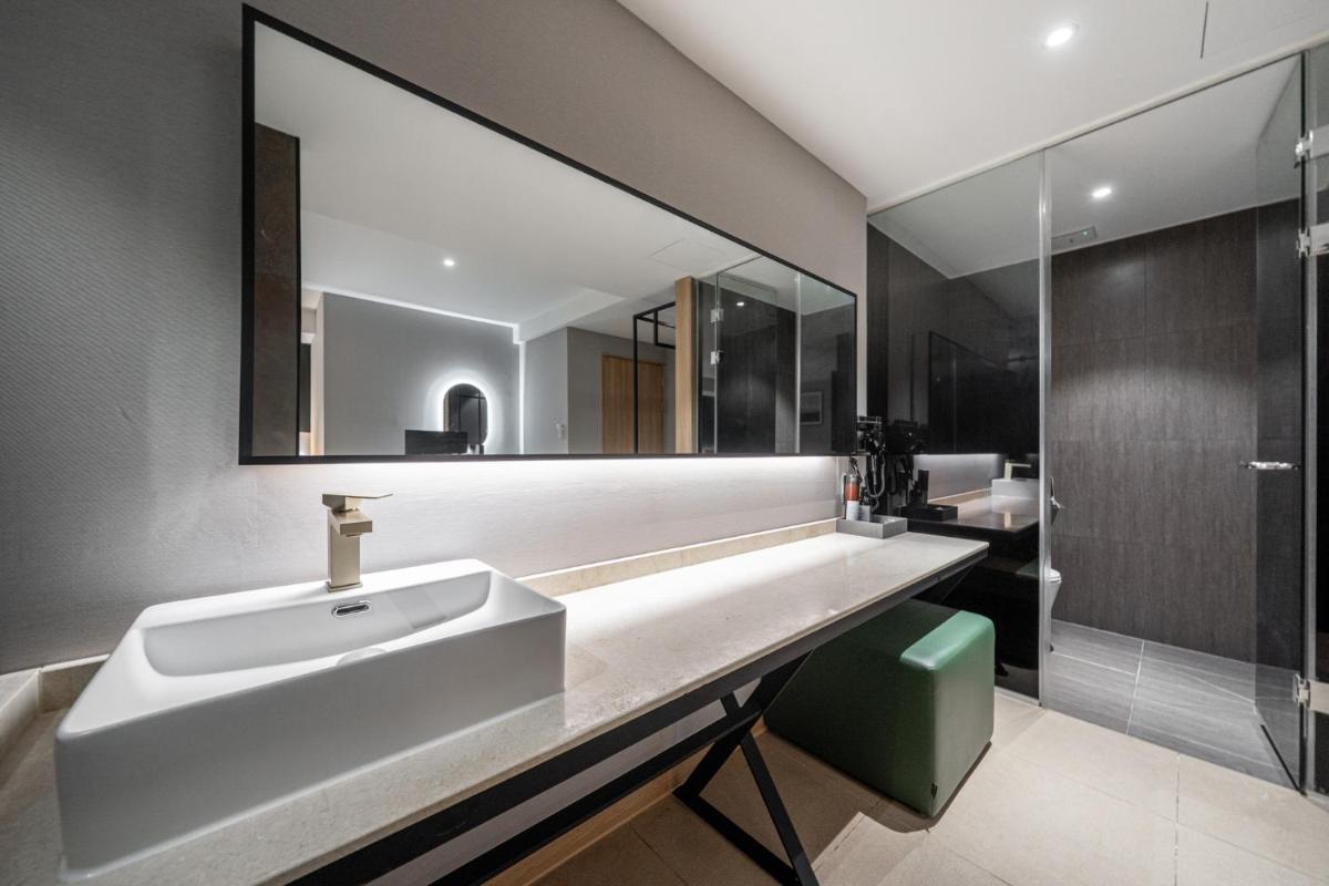 Hotel The Wall - Housity