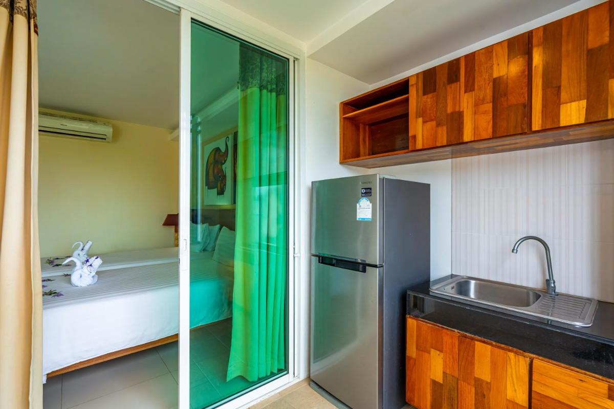The Cheetar Hotel, Phuket - Housity