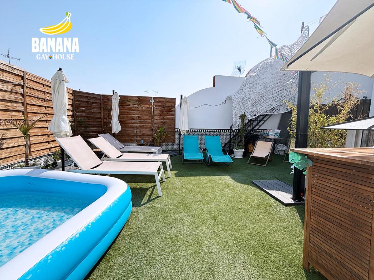 Banana Gay House - Only Men - Housity