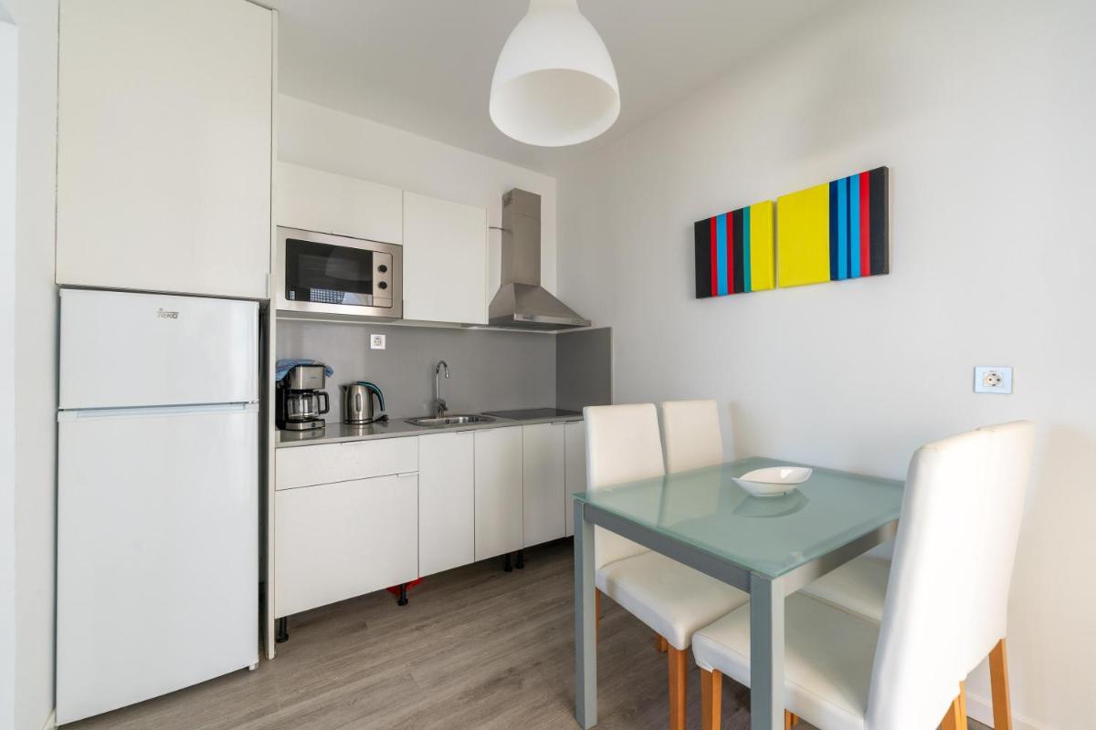 Una cocina o zona de cocina en Servatur Puerto Azul