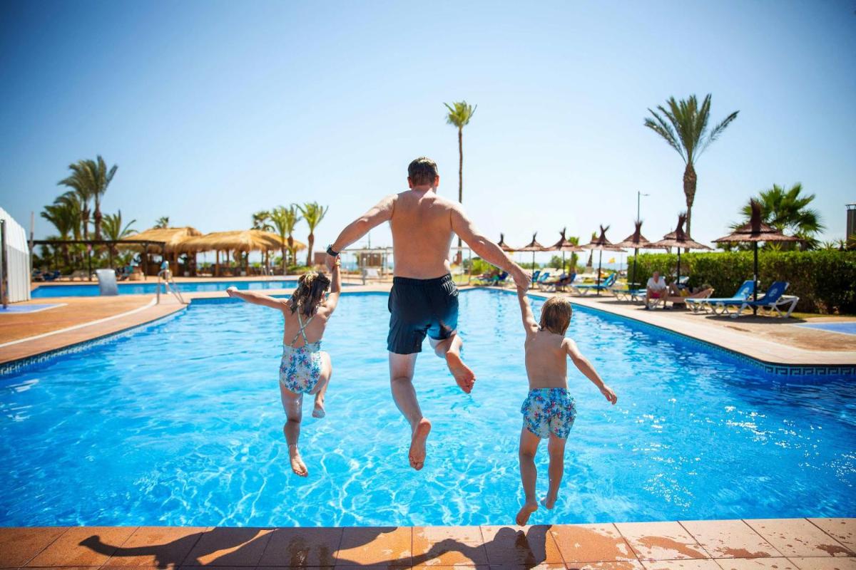 Piscina en o cerca de Hotel Servigroup Marina Playa