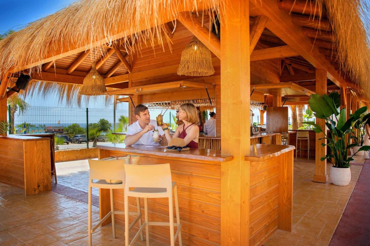 Clientes alojados en Hotel Servigroup Marina Playa