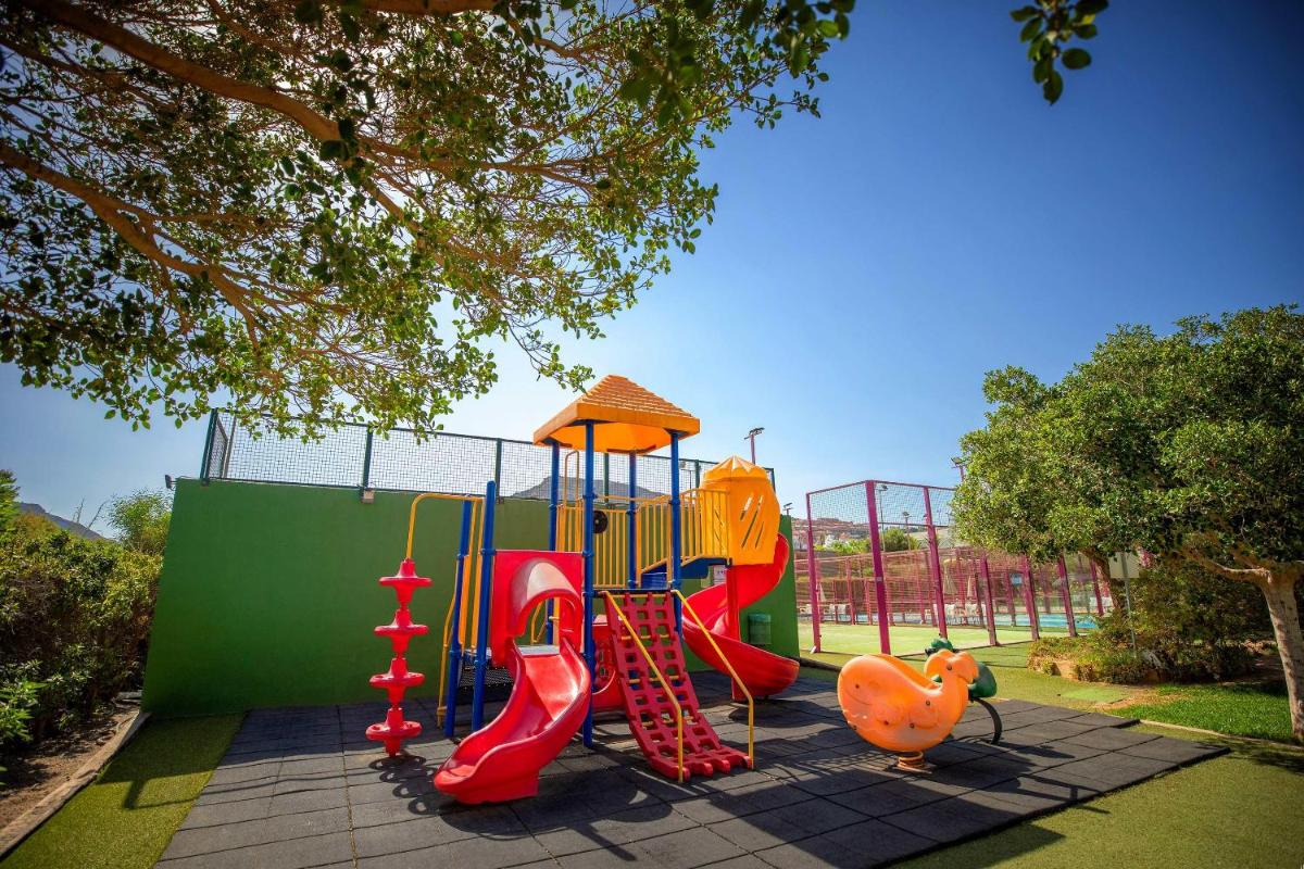 Zona de juegos infantil en Hotel Servigroup Marina Playa