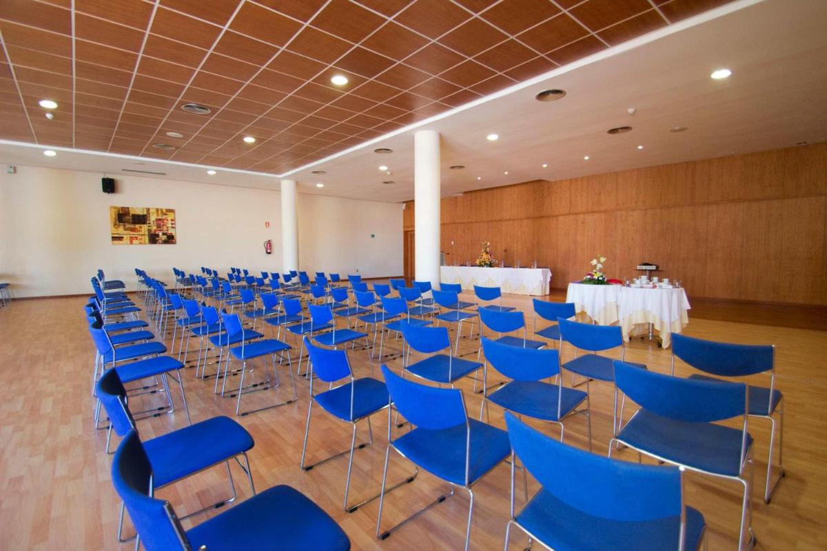 Zona business o sala de conferencias en Hotel Servigroup Marina Mar