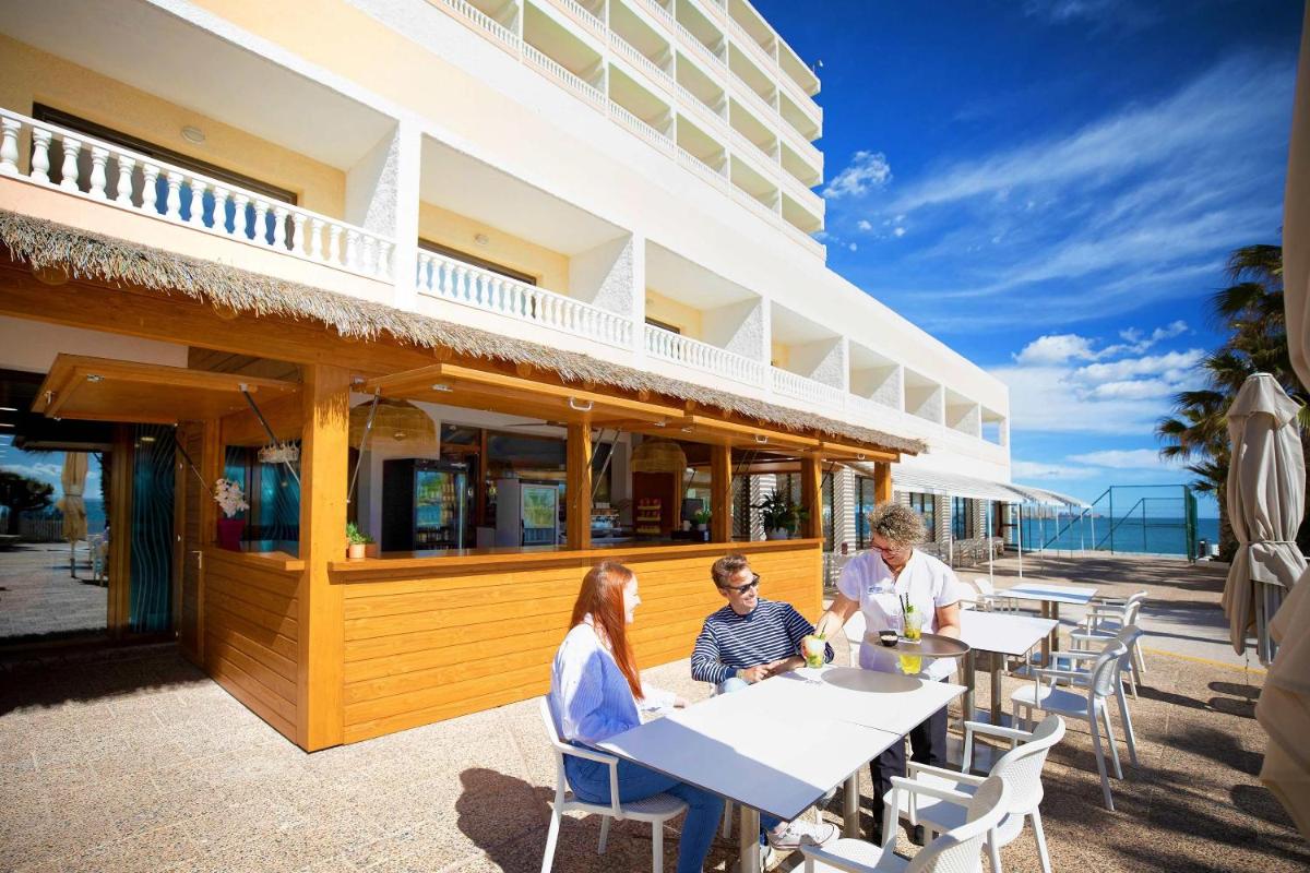 Un balcón o terraza de Hotel Servigroup La Zenia 4 Sup