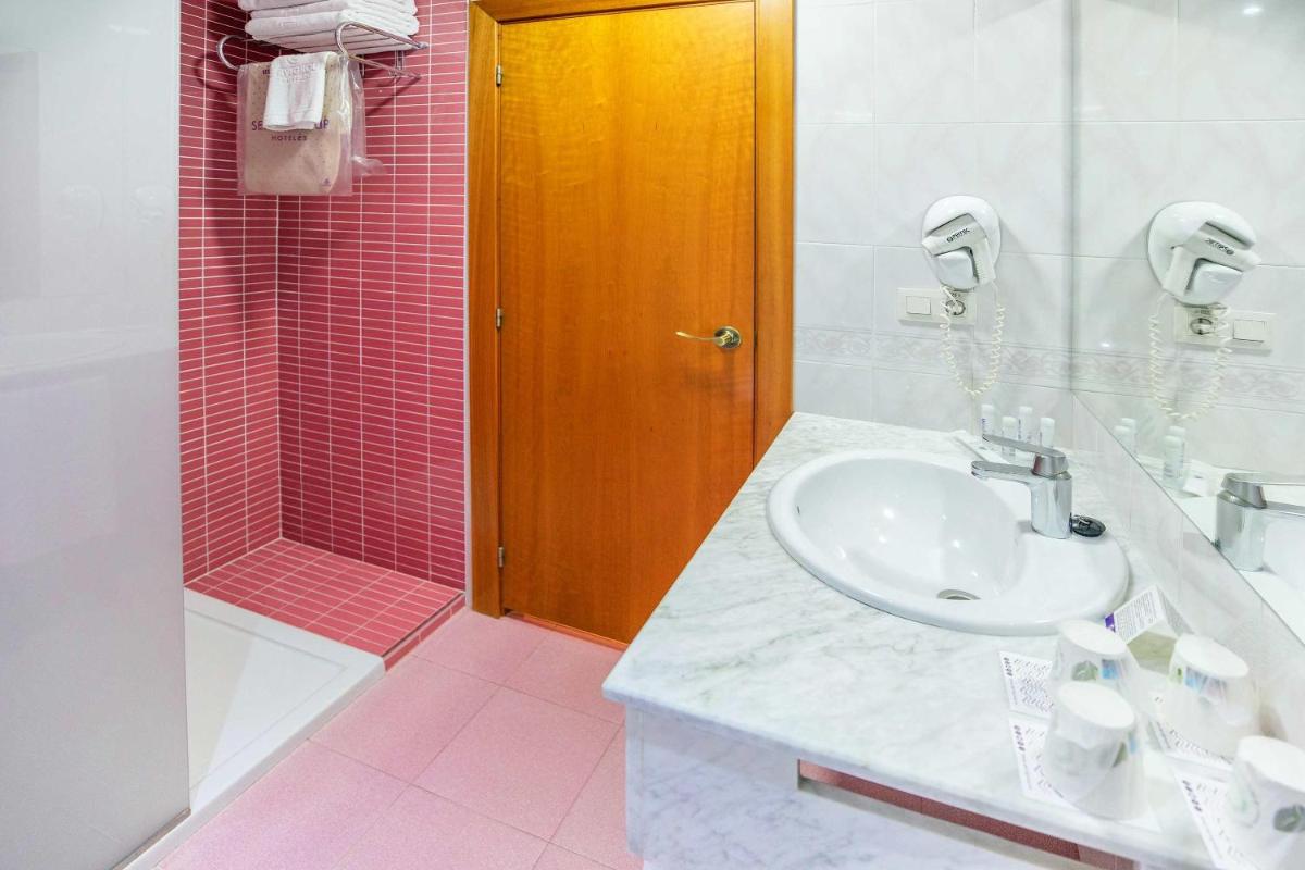 Un baño de Hotel Servigroup La Zenia 4 Sup