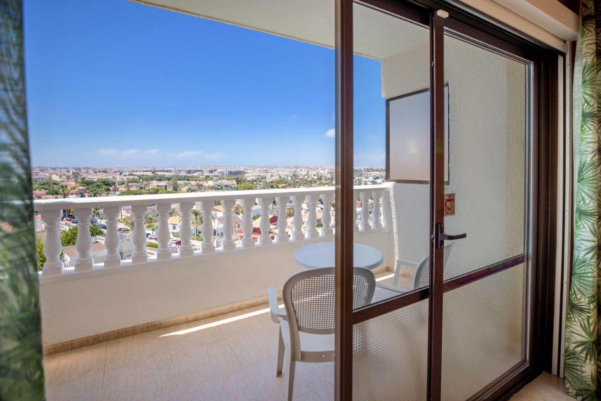 Un balcón o terraza de Hotel Servigroup La Zenia 4 Sup