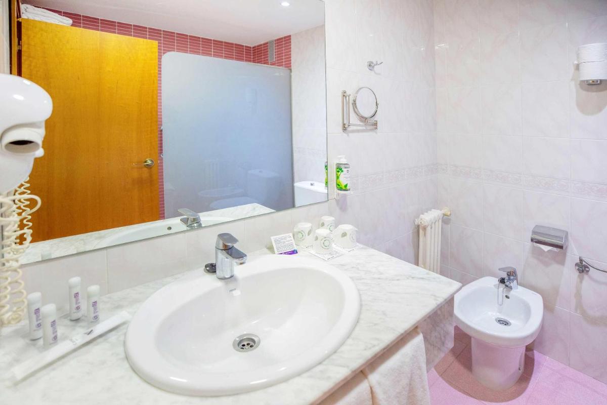Un baño de Hotel Servigroup La Zenia 4 Sup