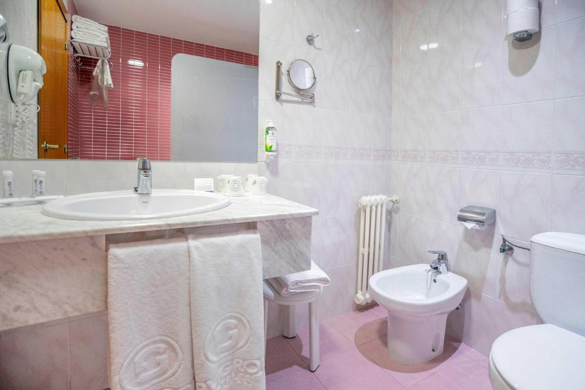 Un baño de Hotel Servigroup La Zenia 4 Sup