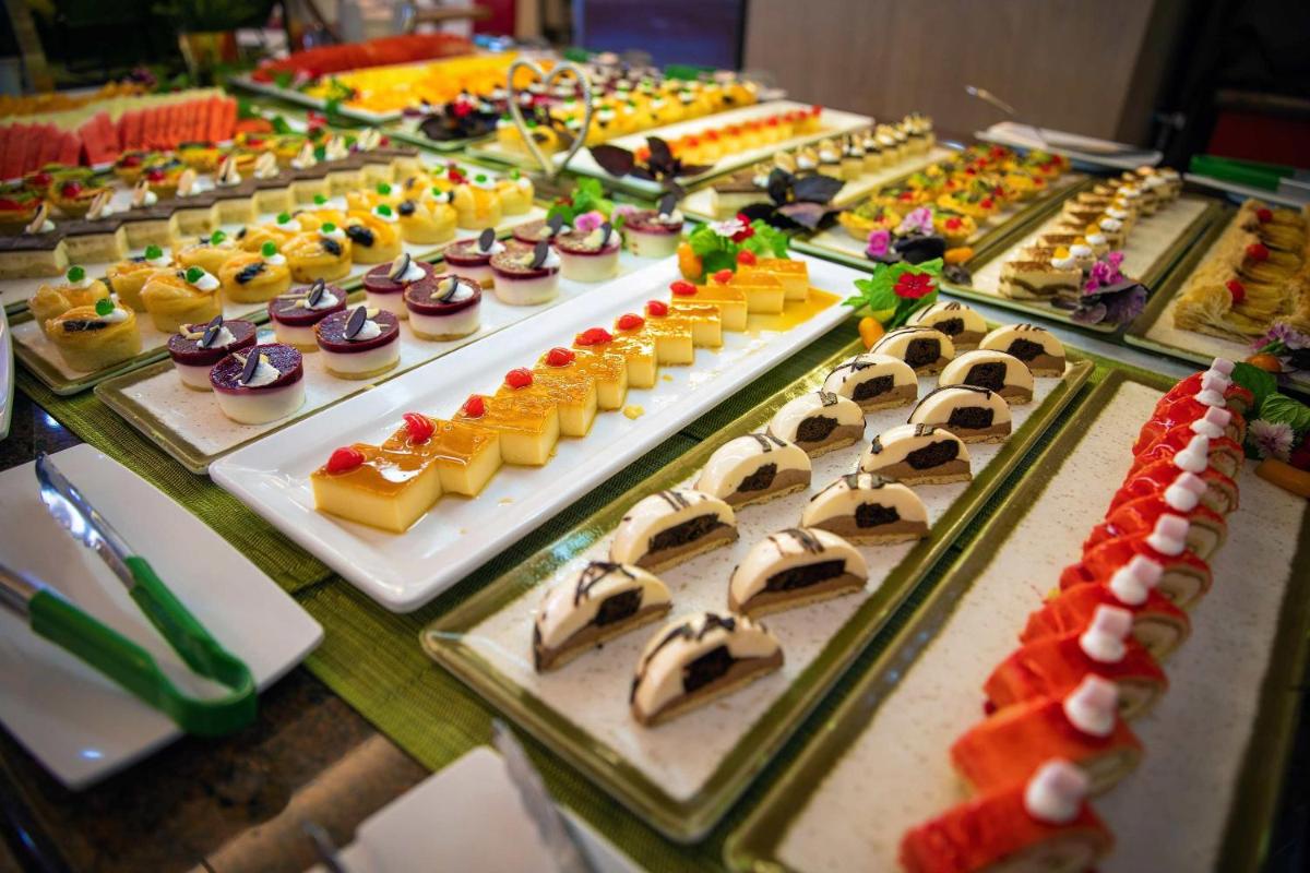 Comida en o cerca de este hotel