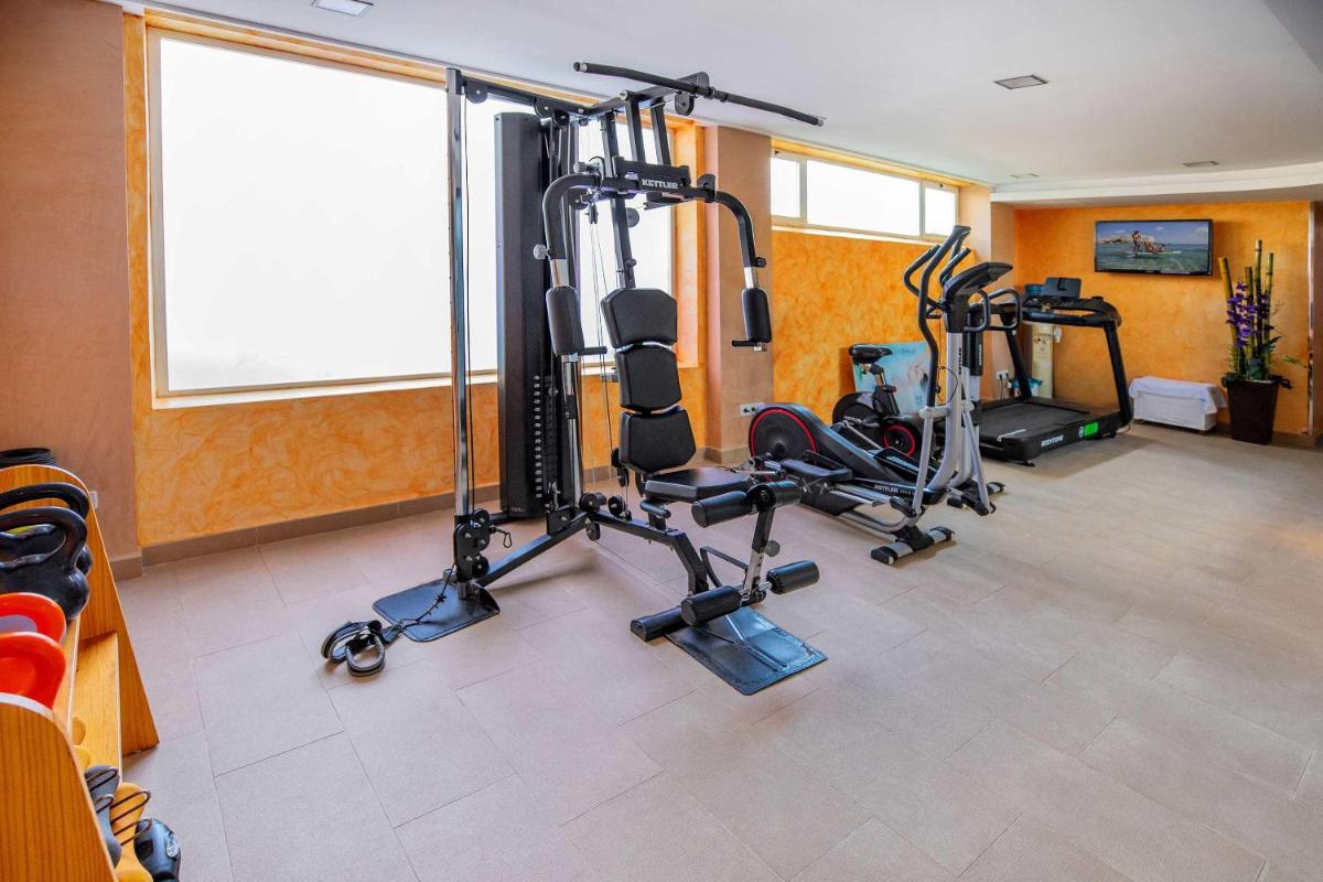 Gimnasio o instalaciones de fitness de Hotel Servigroup Galua
