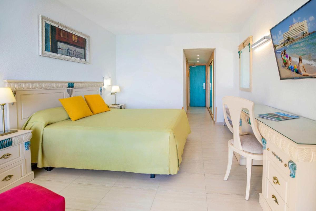 Cama o camas de una habitación en Hotel Servigroup Galua