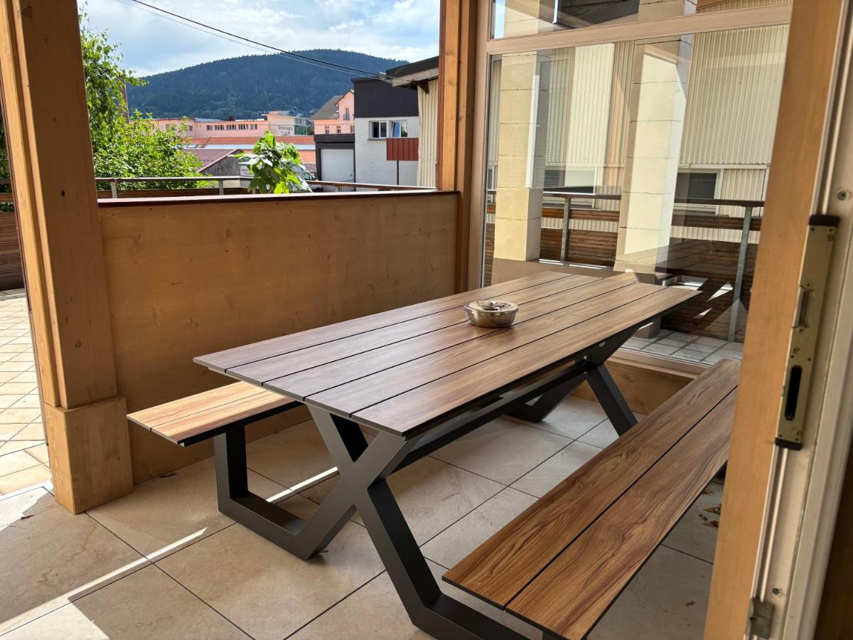 Vue générale sur la montagne ou vue sur la montagne depuis l'hôtel