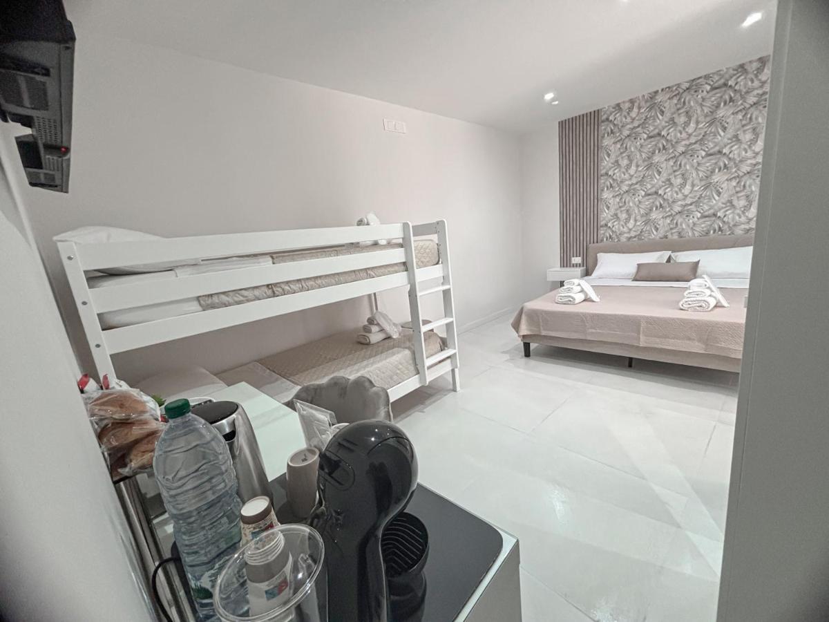 Argentium Rooms - Housity