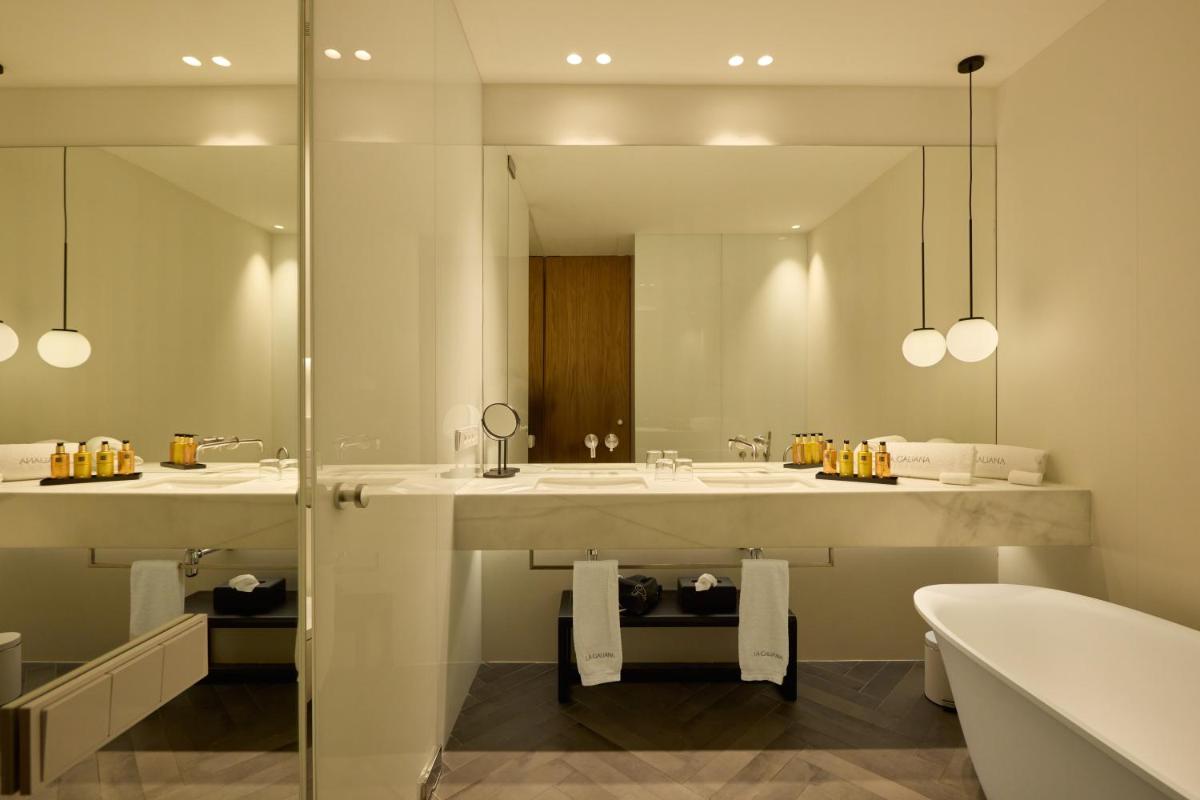 Un baño de La Galiana Golf Resort - Adults Only