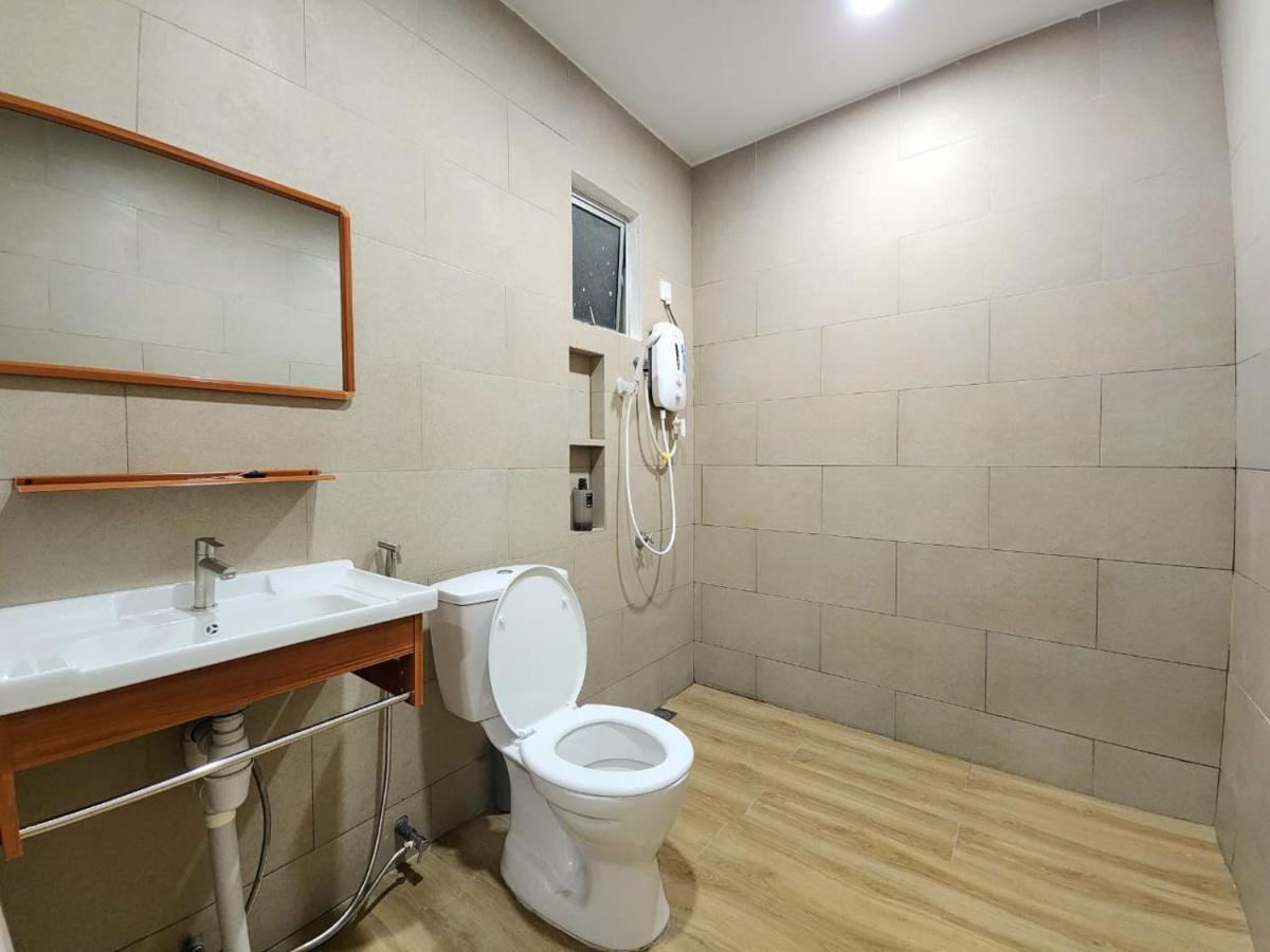 Luna Suites Comfort Stay in Lahad Datu - Housity