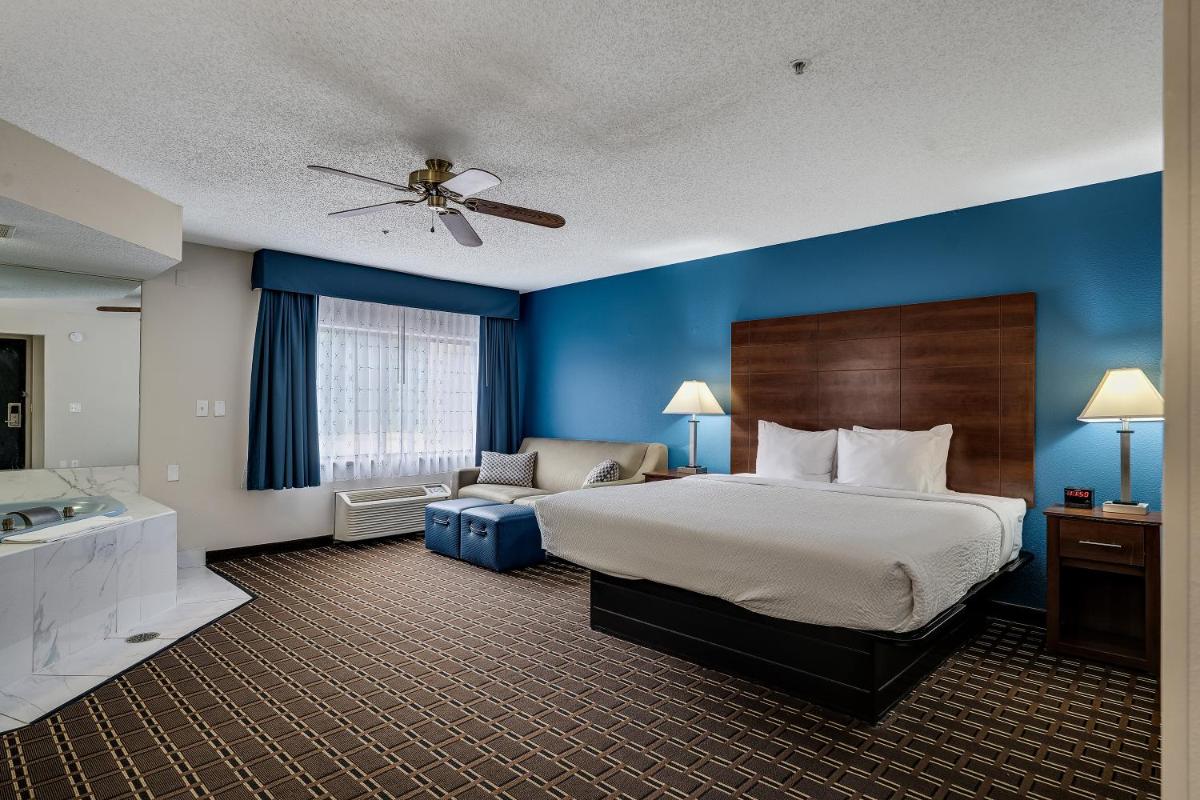 Baymont by Wyndham La Crosse/Onalaska - Housity