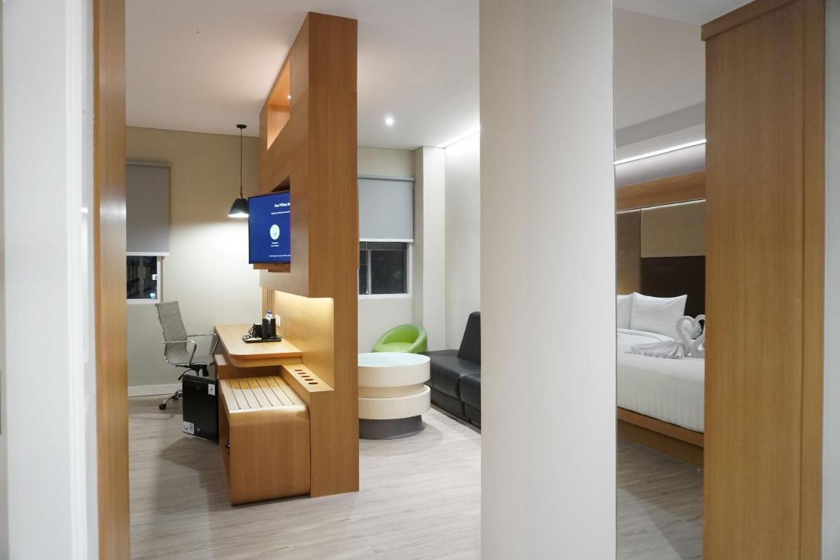 Front One Hotel Papua Lestari - Housity