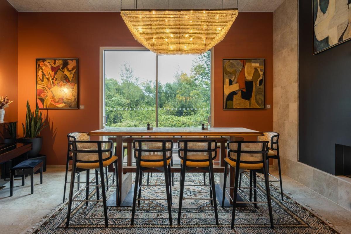 Coin salon dans l'établissement voco Beaune , Cité des Vins by IHG