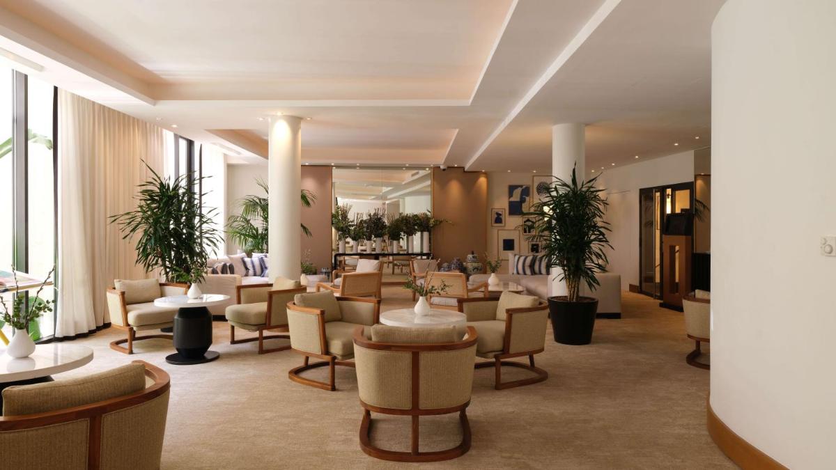 Coin salon dans l'établissement Five Seas Cannes, a Member of Design Hotels™