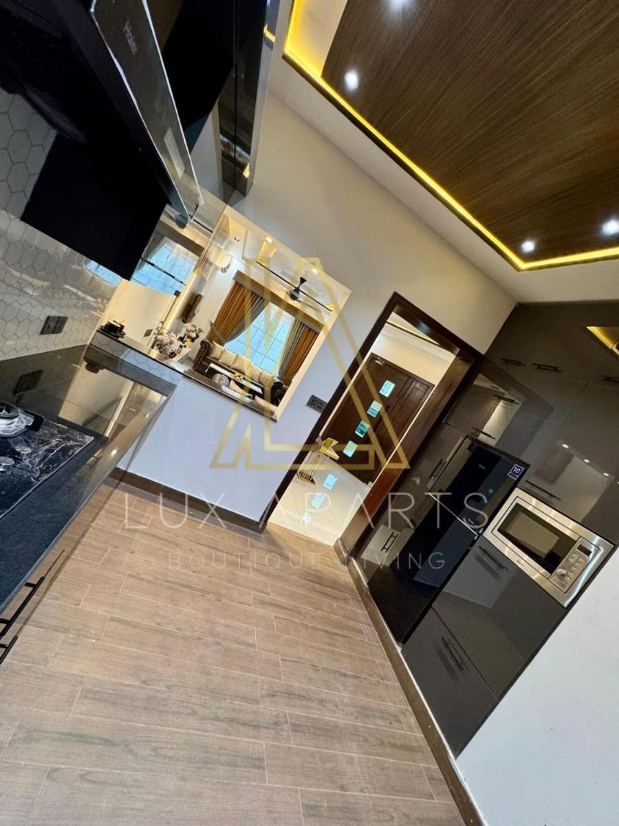 Lux Aparts Holiday Home Citi Housing Jhelum - Housity
